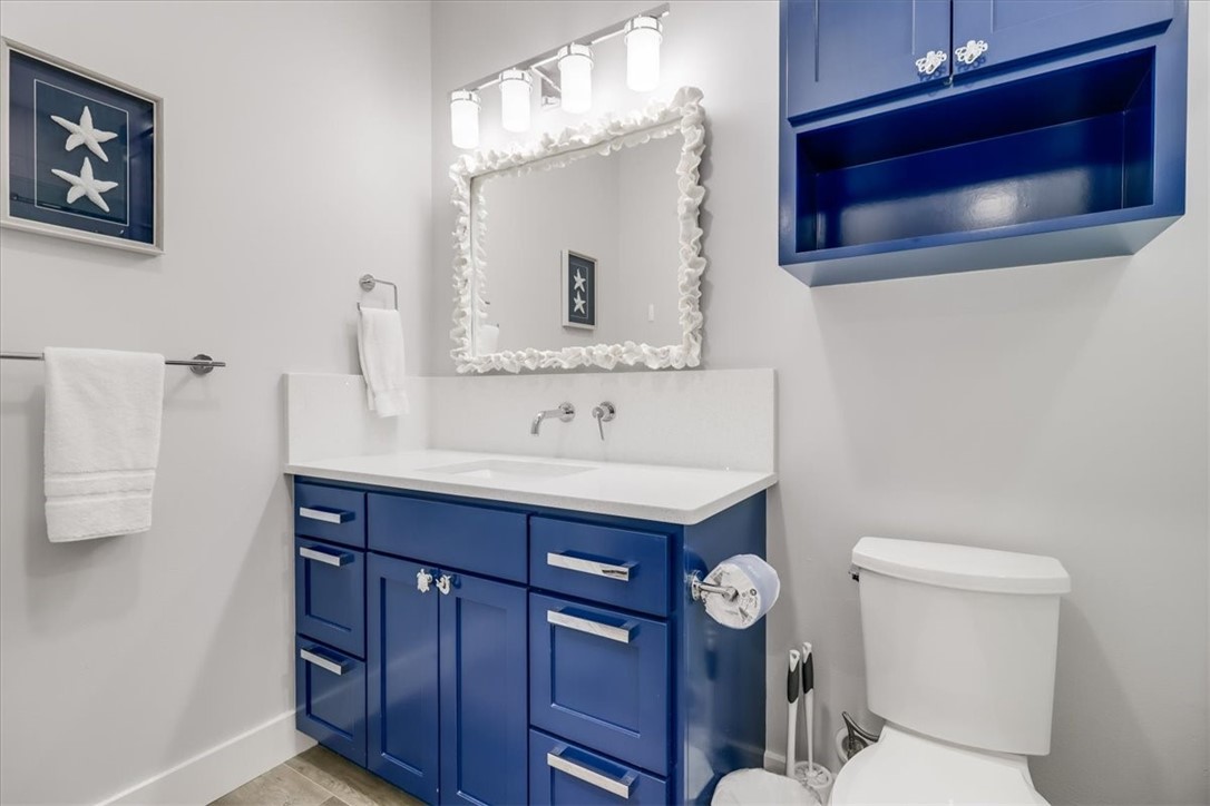 Port Aransas, Texas, 78373, United States, 6 Bedrooms Bedrooms, ,5 BathroomsBathrooms,Residential,For Sale,1829566