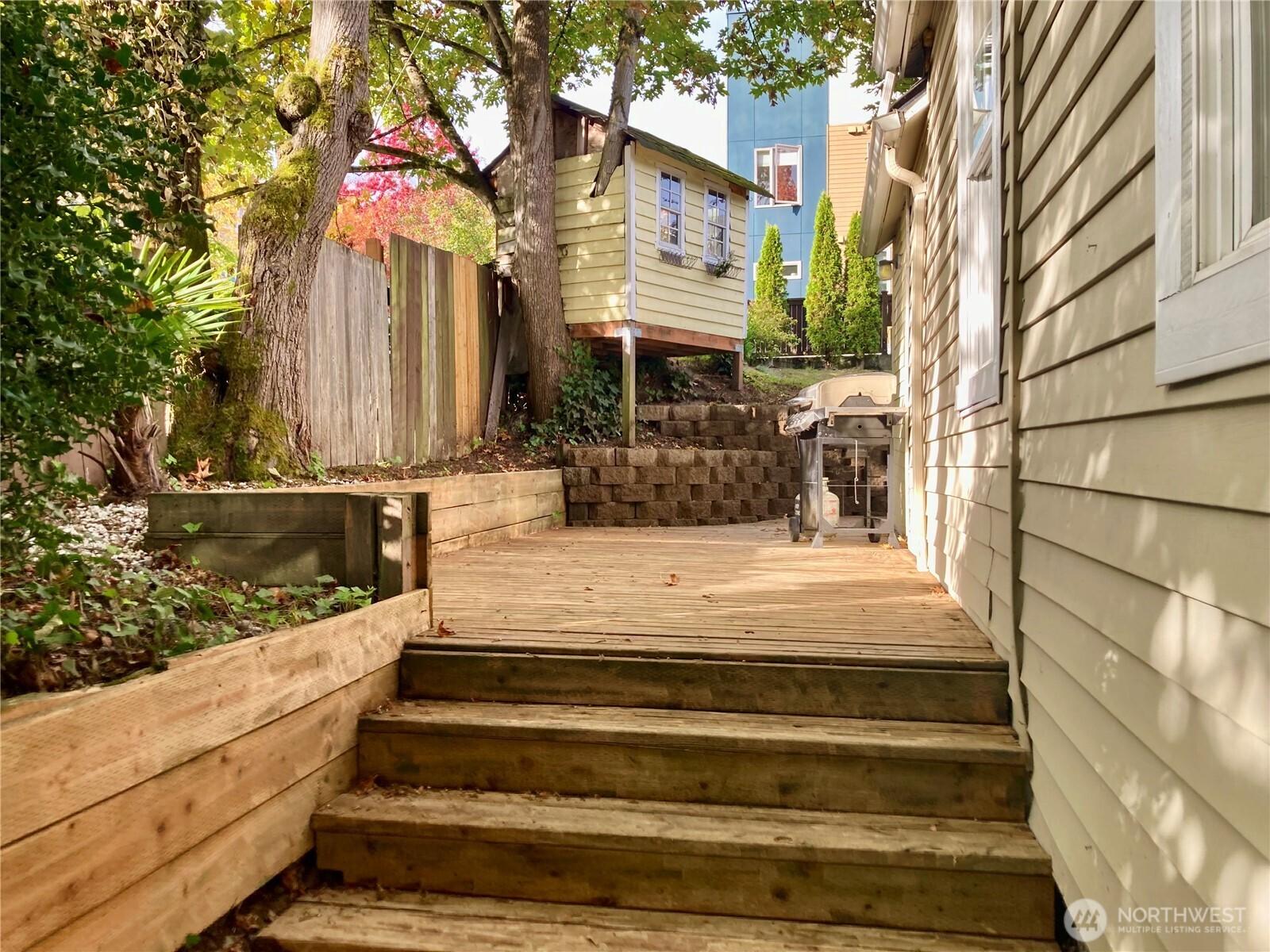 SEATTLE, Washington, 98122, United States, 3 Bedrooms Bedrooms, ,2 BathroomsBathrooms,Residential,For Sale,1987926