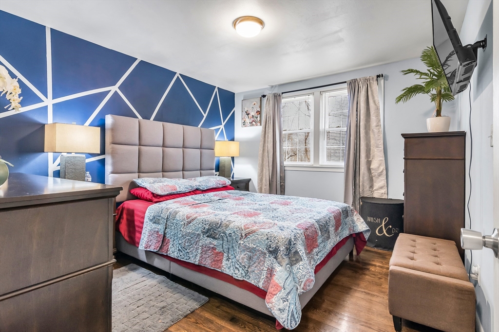 East Bridgewater, Massachusetts, 02333, United States, 3 Bedrooms Bedrooms, ,2 BathroomsBathrooms,Residential,For Sale,2009989