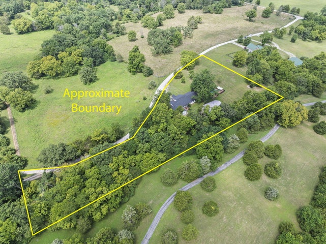 Versailles, Kentucky, 40383, United States, 4 Bedrooms Bedrooms, ,Residential,For Sale,1900700