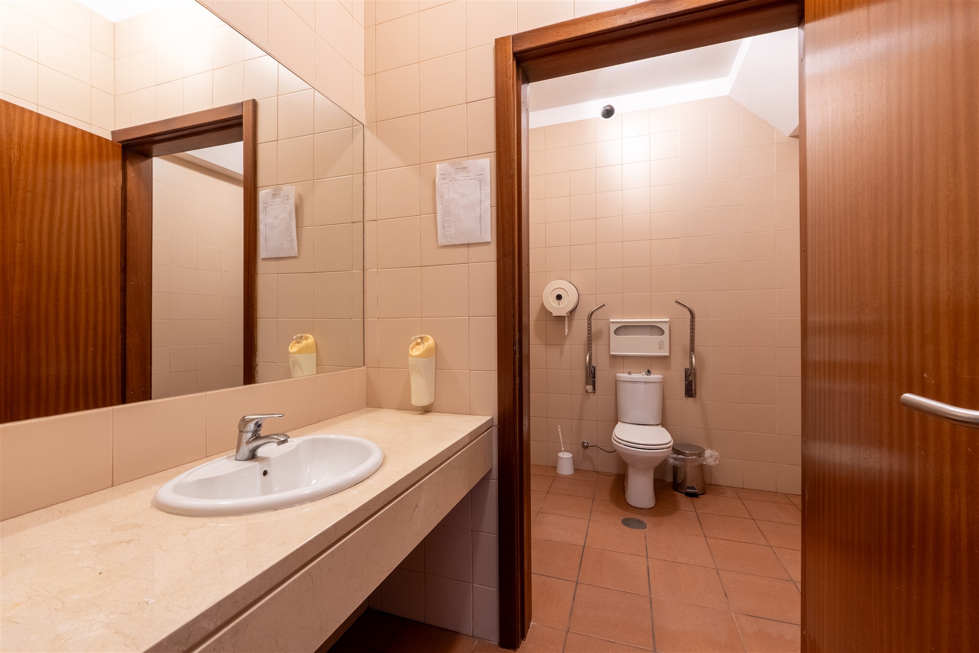  Detached house, 10 bedrooms, for Sale - 物件實景