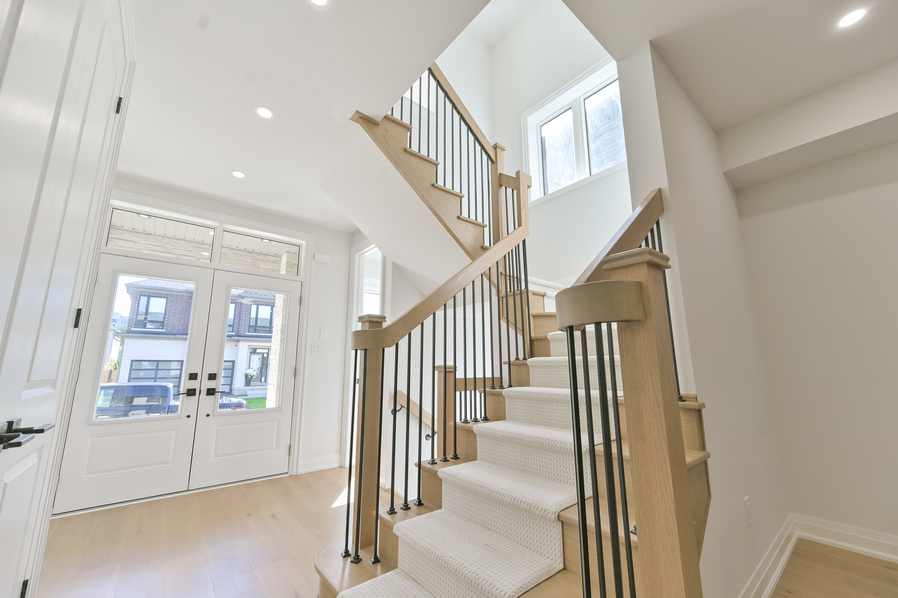  Gorgeous Custom-Built Home - 物件實景