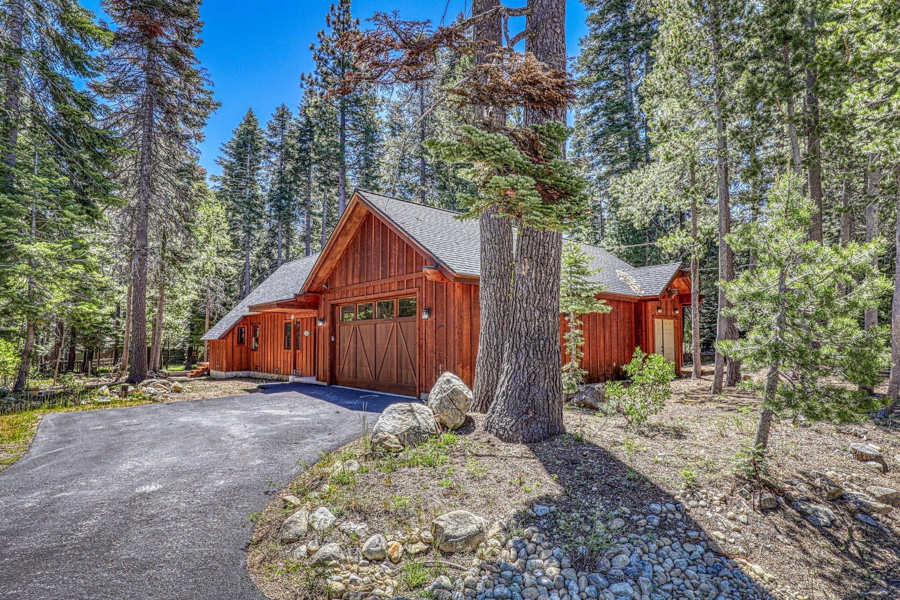  Home 3 Blocks from Lake Tahoe with 4 Car Garage for Cars & Boats - 物件實景