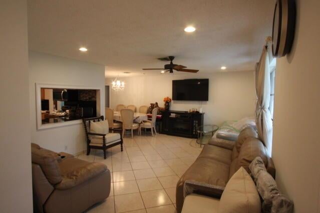 Lake Worth, Florida, 33463, United States, 4 Bedrooms Bedrooms, ,2 BathroomsBathrooms,Residential,For Sale,1928734