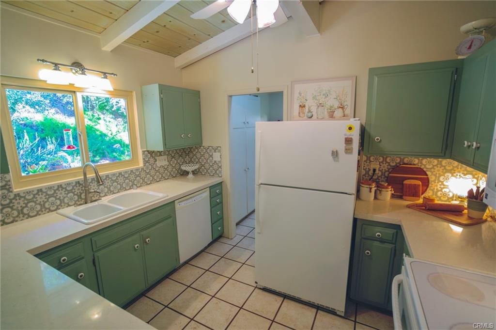 Fallbrook, California, 92028, United States, 2 Bedrooms Bedrooms, ,2 BathroomsBathrooms,Residential,For Sale,1978421