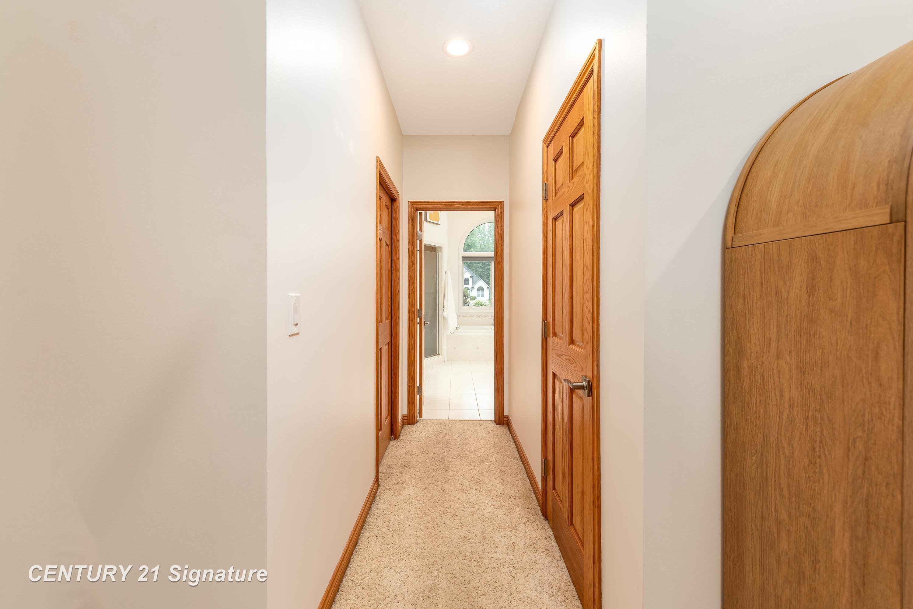 Midland, Michigan, 48642, United States, 4 Bedrooms Bedrooms, ,4 BathroomsBathrooms,Residential,For Sale,1981161