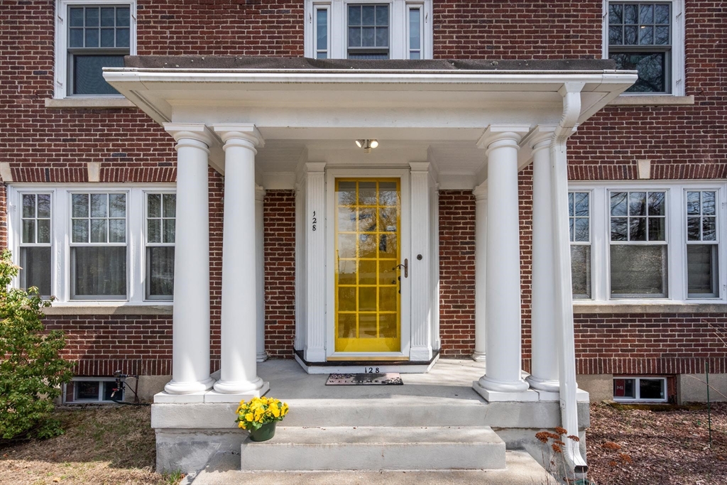 Milton, Massachusetts, 02186, United States, 3 Bedrooms Bedrooms, ,3 BathroomsBathrooms,Residential,For Sale,1941050