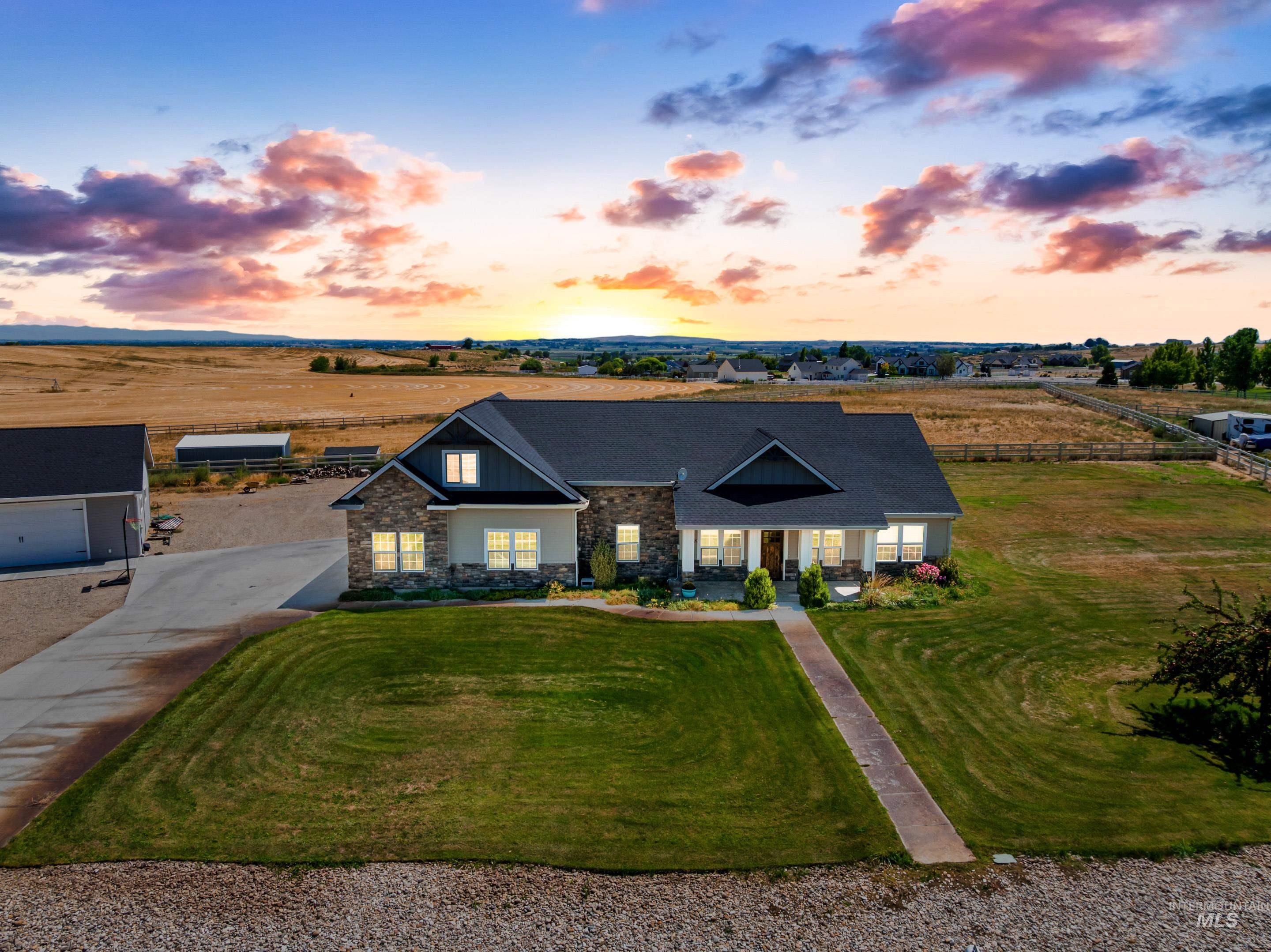 Nampa, Idaho, 83686, United States, 5 Bedrooms Bedrooms, ,Residential,For Sale,1989530