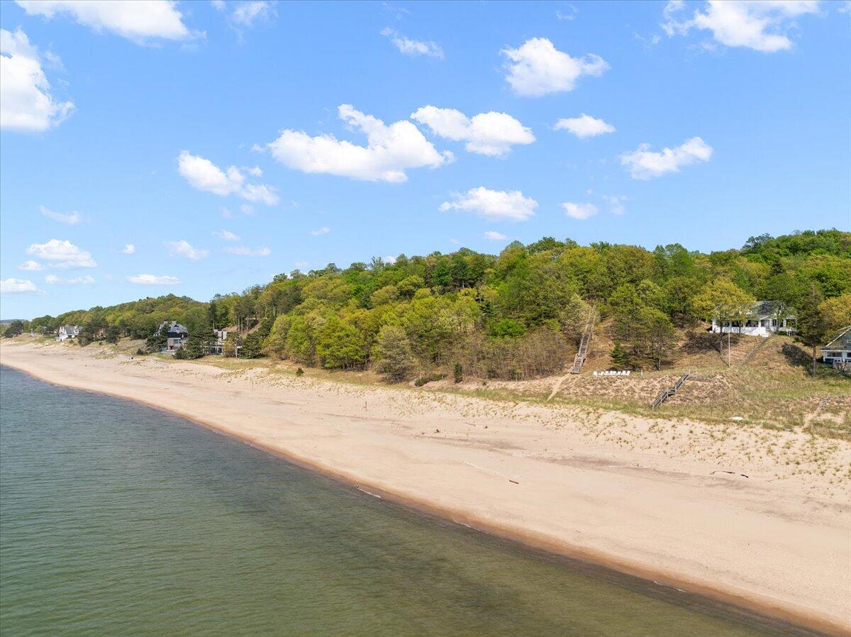 Saugatuck, Michigan, 49453, United States, 4 Bedrooms Bedrooms, ,4 BathroomsBathrooms,Residential,For Sale,1826741