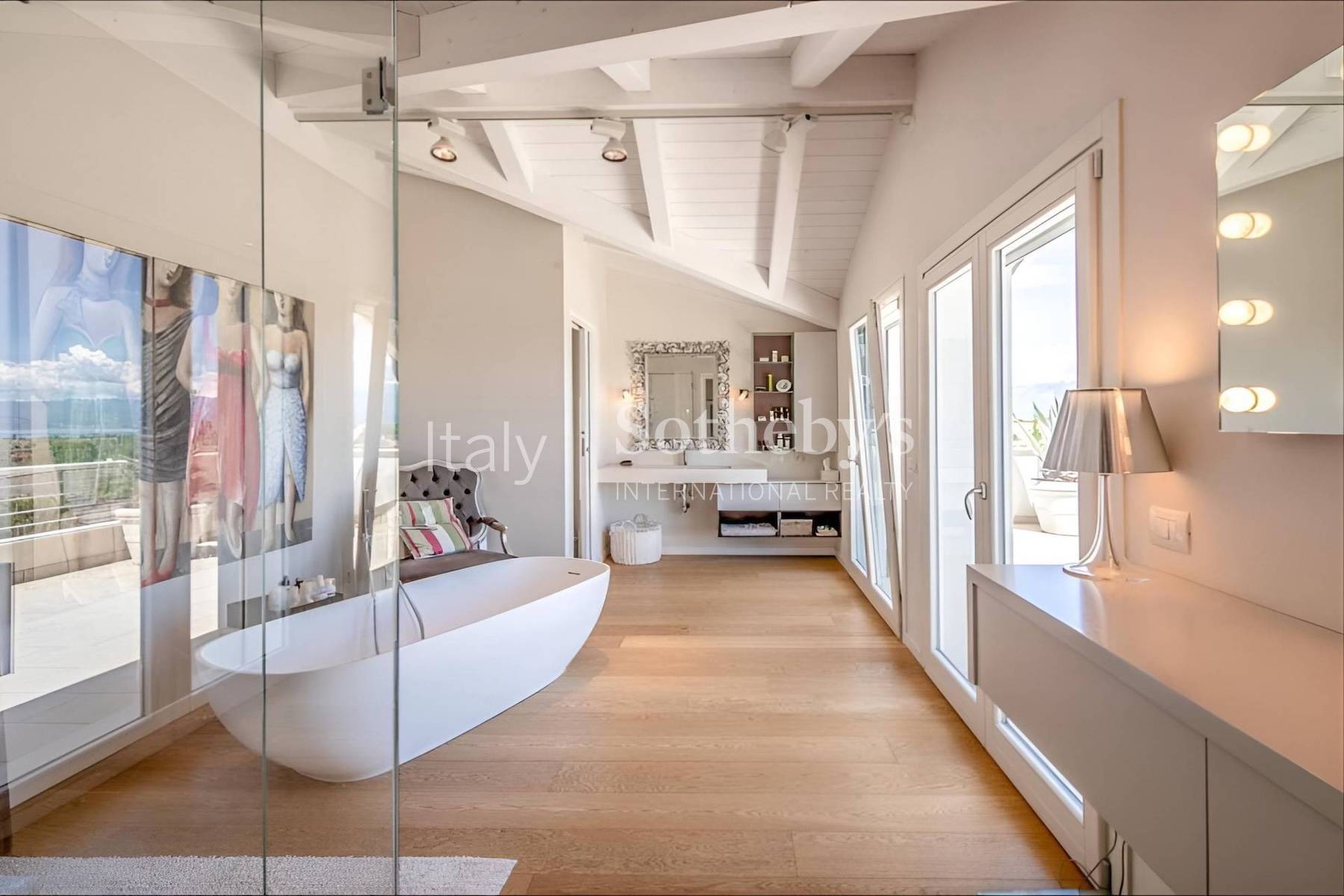  Elegant panoramic villa with pool and lake view - 物件實景