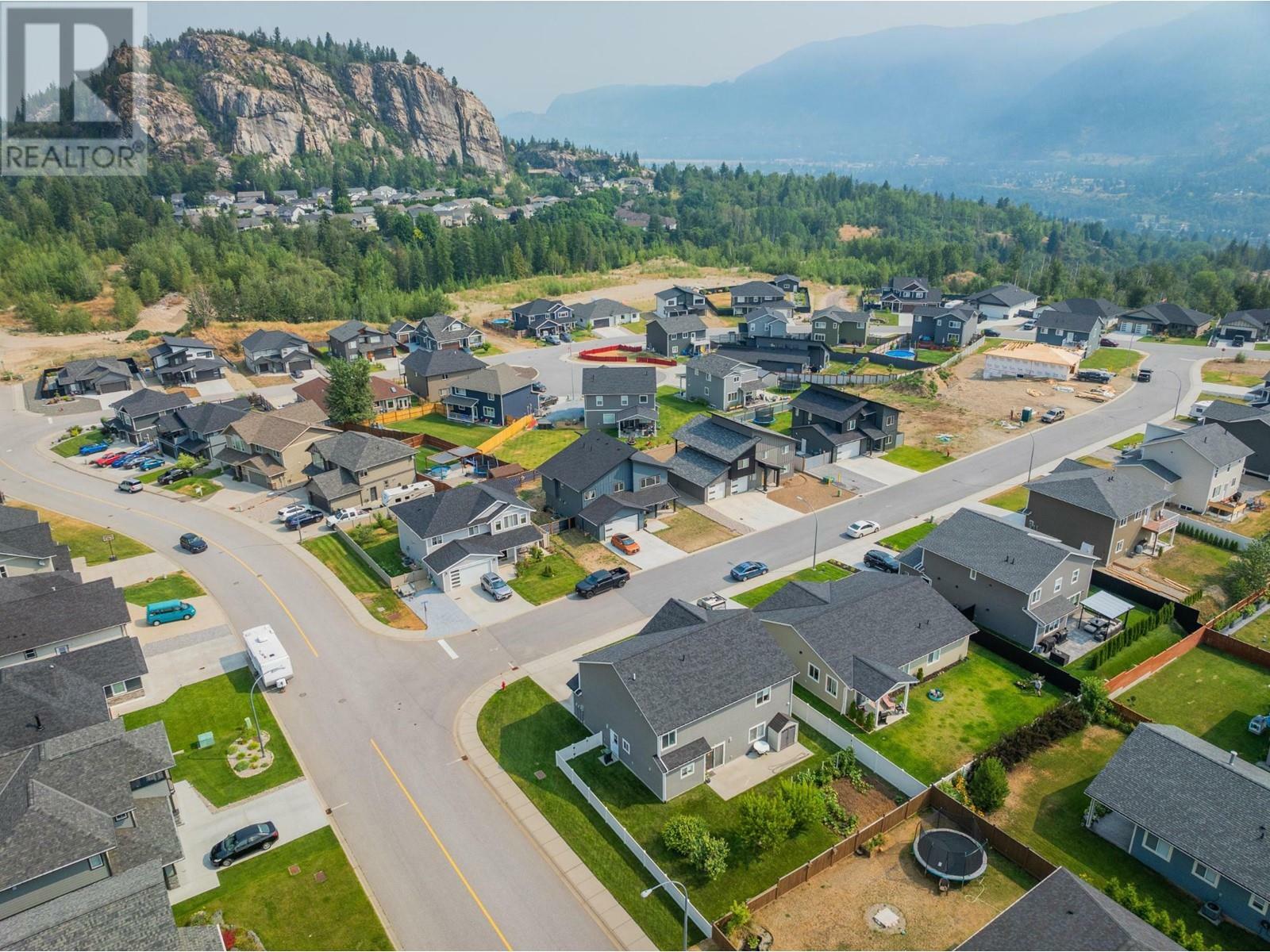CASTLEGAR, British Columbia, V1N 4X8, CA, 4 Bedrooms Bedrooms, ,2 BathroomsBathrooms,Residential,For Sale,1839232