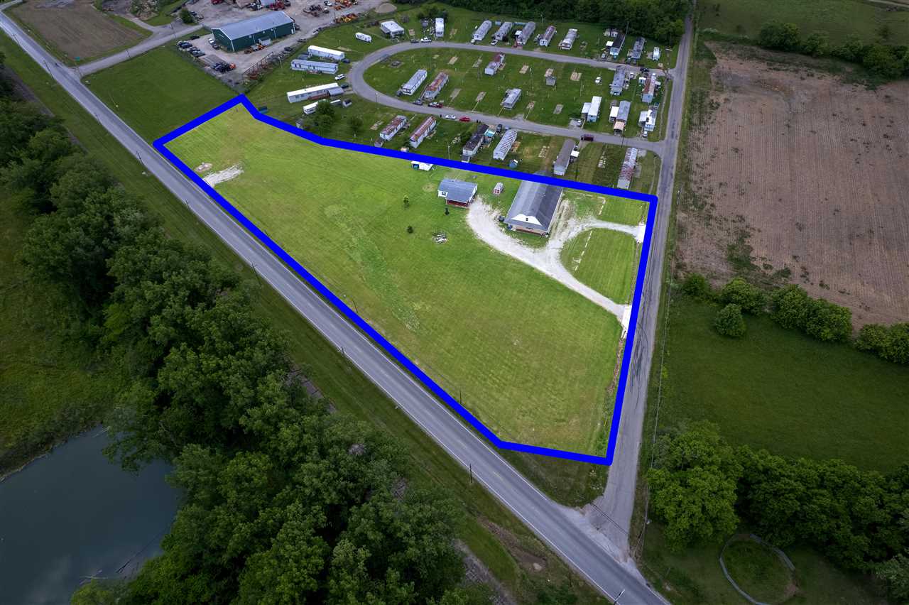 Connersville, Indiana, 47331, United States, 3 Bedrooms Bedrooms, ,2 BathroomsBathrooms,Residential,For Sale,1847503