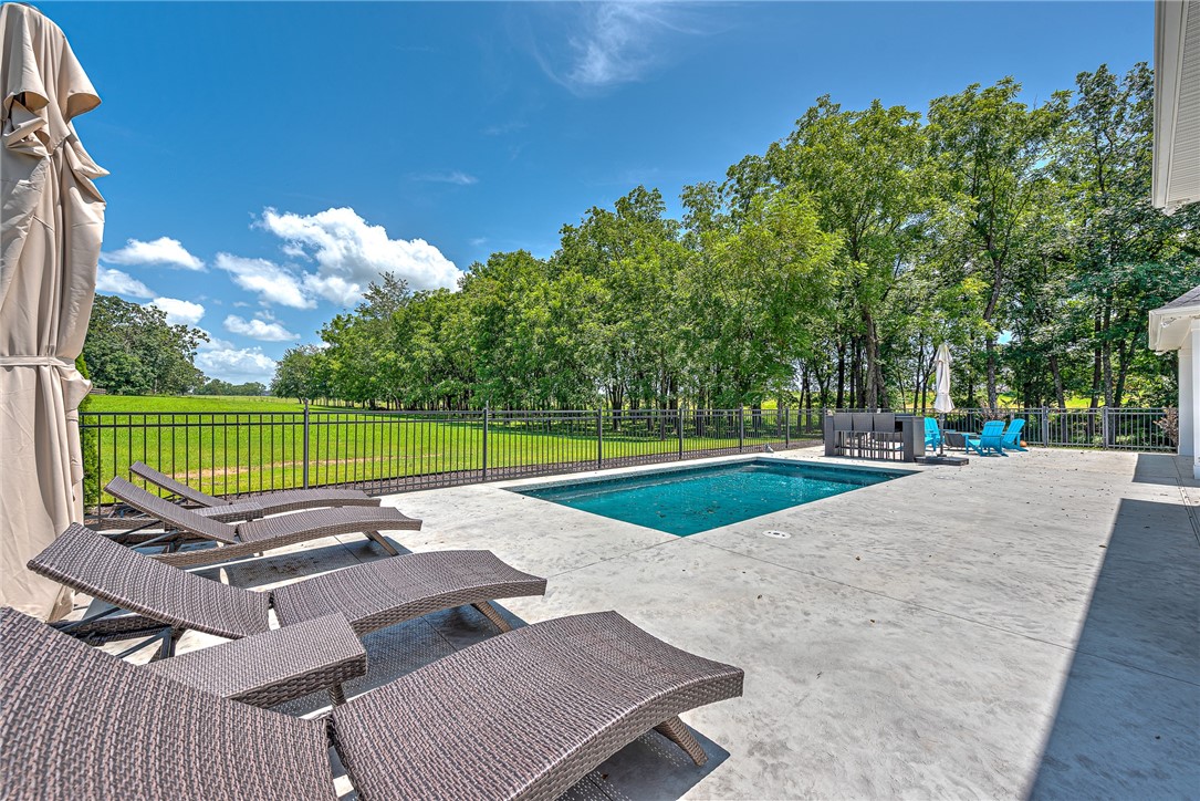 Bentonville, Arkansas, 72713, United States, 4 Bedrooms Bedrooms, ,5 BathroomsBathrooms,Residential,For Sale,1950806