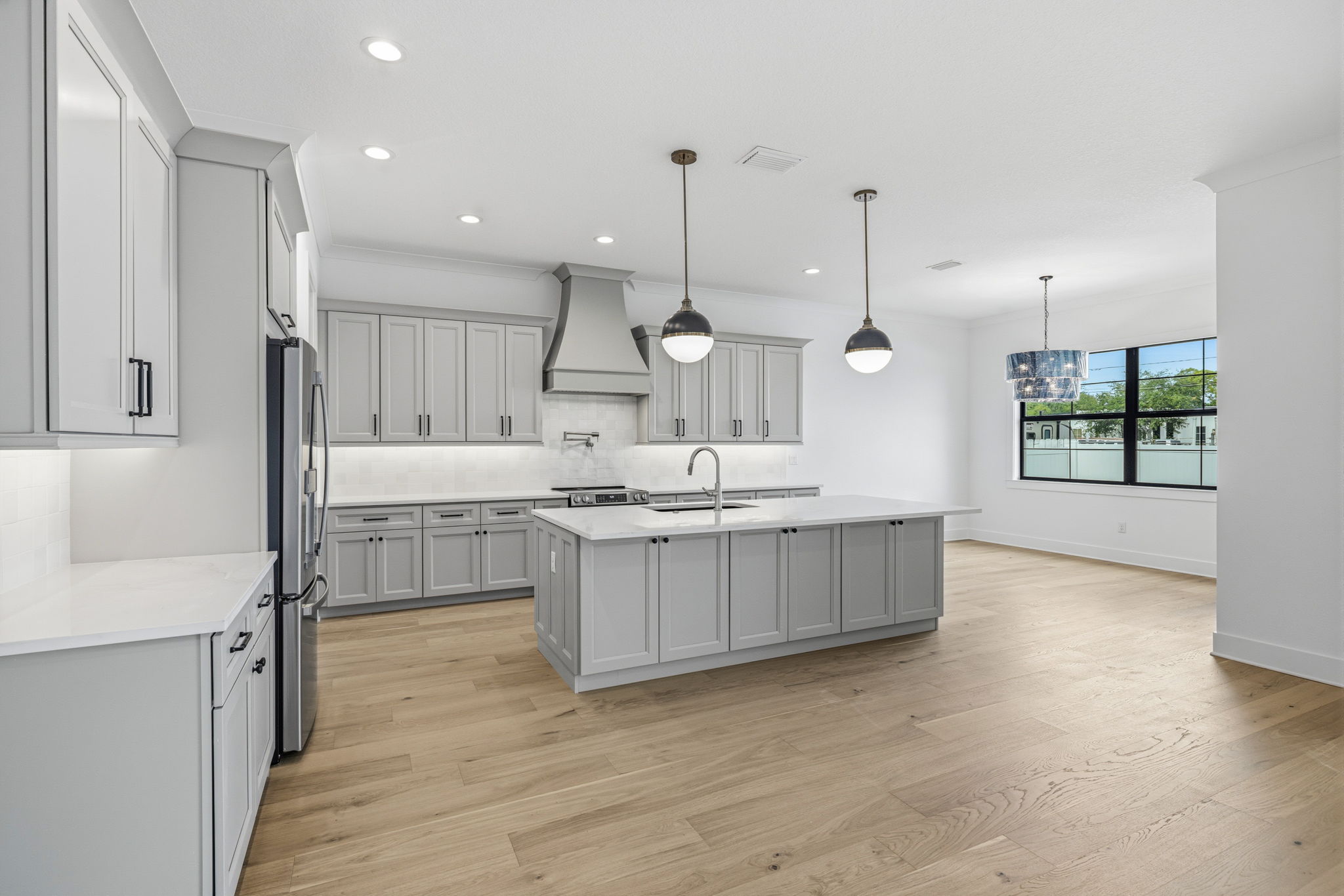 Tampa, Florida, 33611, United States, 4 Bedrooms Bedrooms, ,4 BathroomsBathrooms,Residential,For Sale,2009743