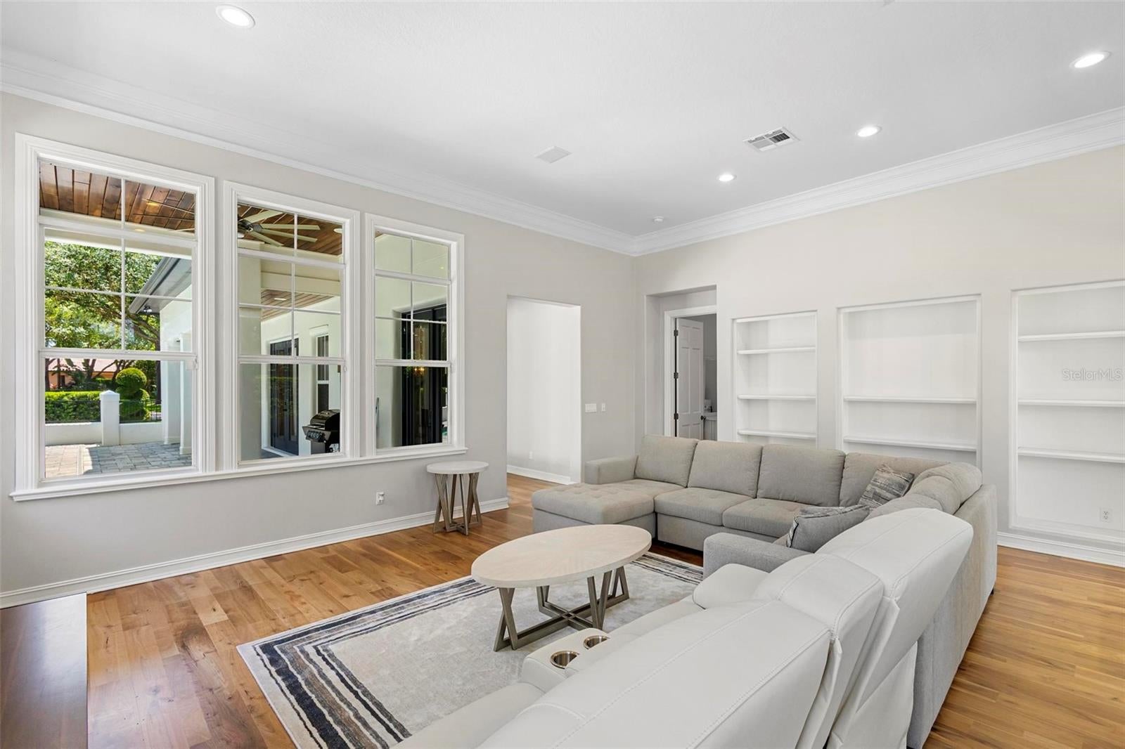 ORLANDO, Florida, 32827, United States, 3 Bedrooms Bedrooms, ,5 BathroomsBathrooms,Residential,For Sale,1825170