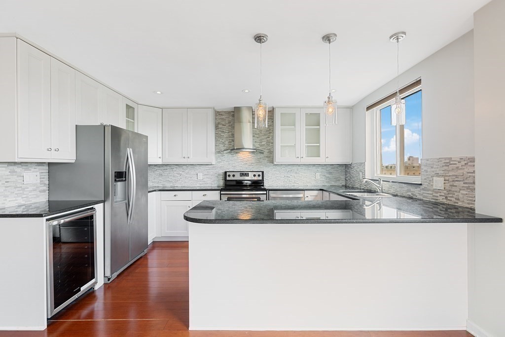 Cambridge, Massachusetts, 02139, United States, 2 Bedrooms Bedrooms, ,2 BathroomsBathrooms,Residential,For Sale,1939557