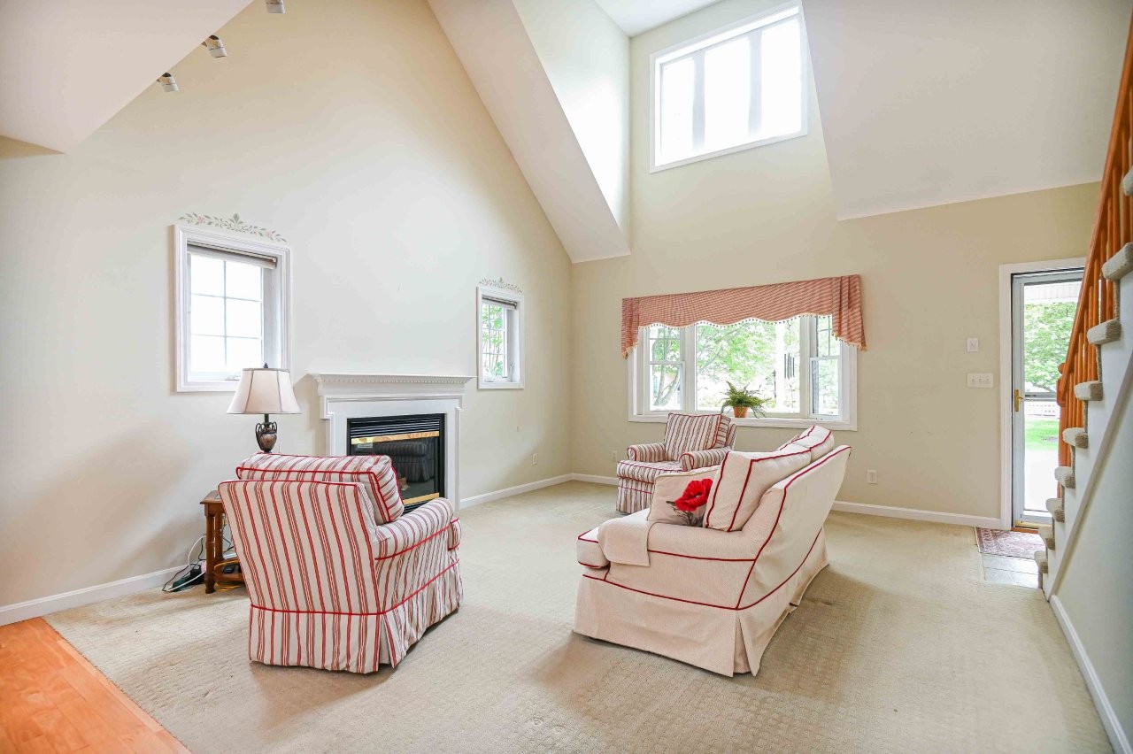 York, Maine, 03909, United States, 2 Bedrooms Bedrooms, ,2 BathroomsBathrooms,Residential,For Sale,1896893