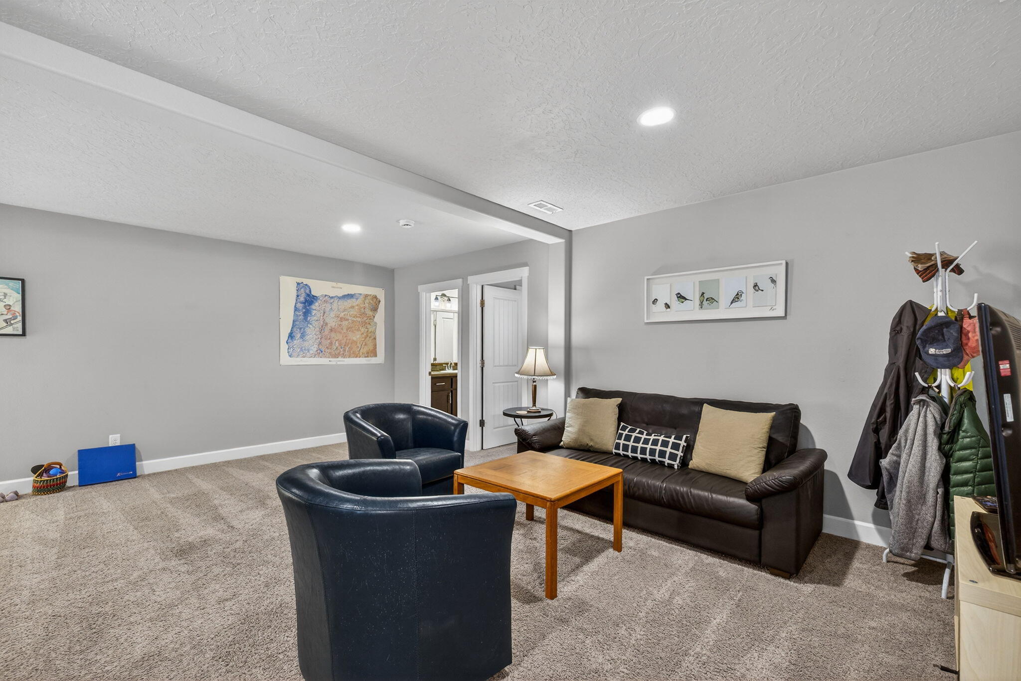 Bend, Oregon, 97701, United States, 4 Bedrooms Bedrooms, ,3 BathroomsBathrooms,Residential,For Sale,2003501