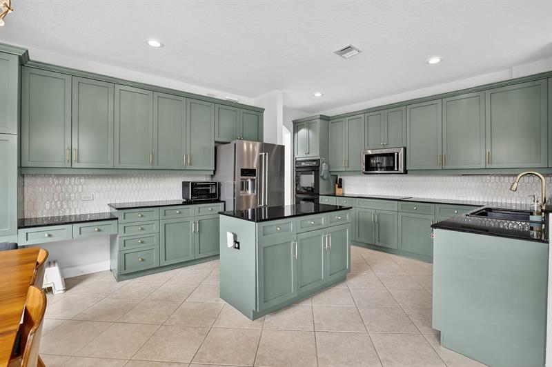 Miramar, Florida, 33027, United States, 5 Bedrooms Bedrooms, ,3 BathroomsBathrooms,Residential,For Sale,1987631