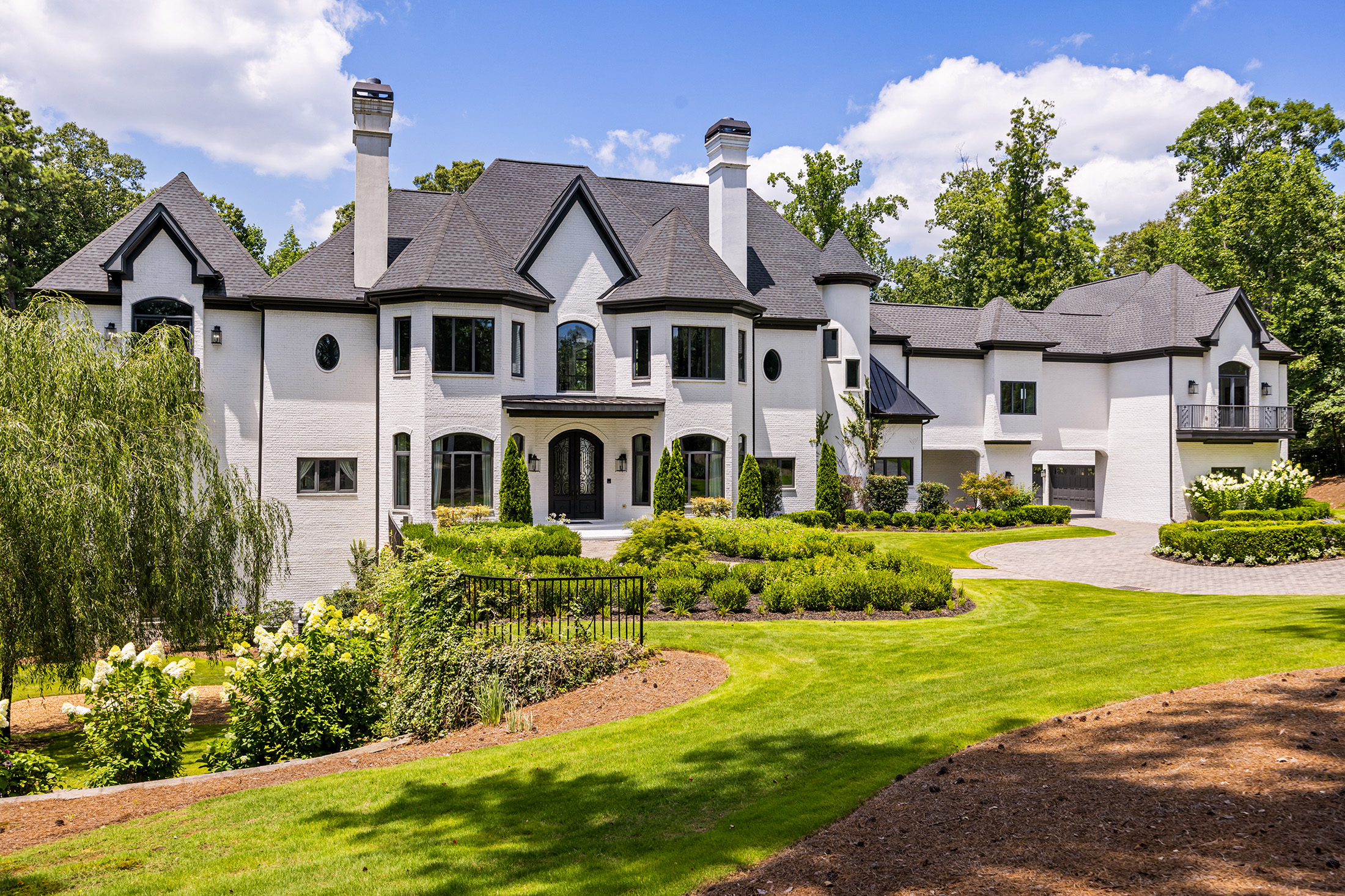  Exceptional Gated Estate with Resort-caliber Grounds - 物件實景