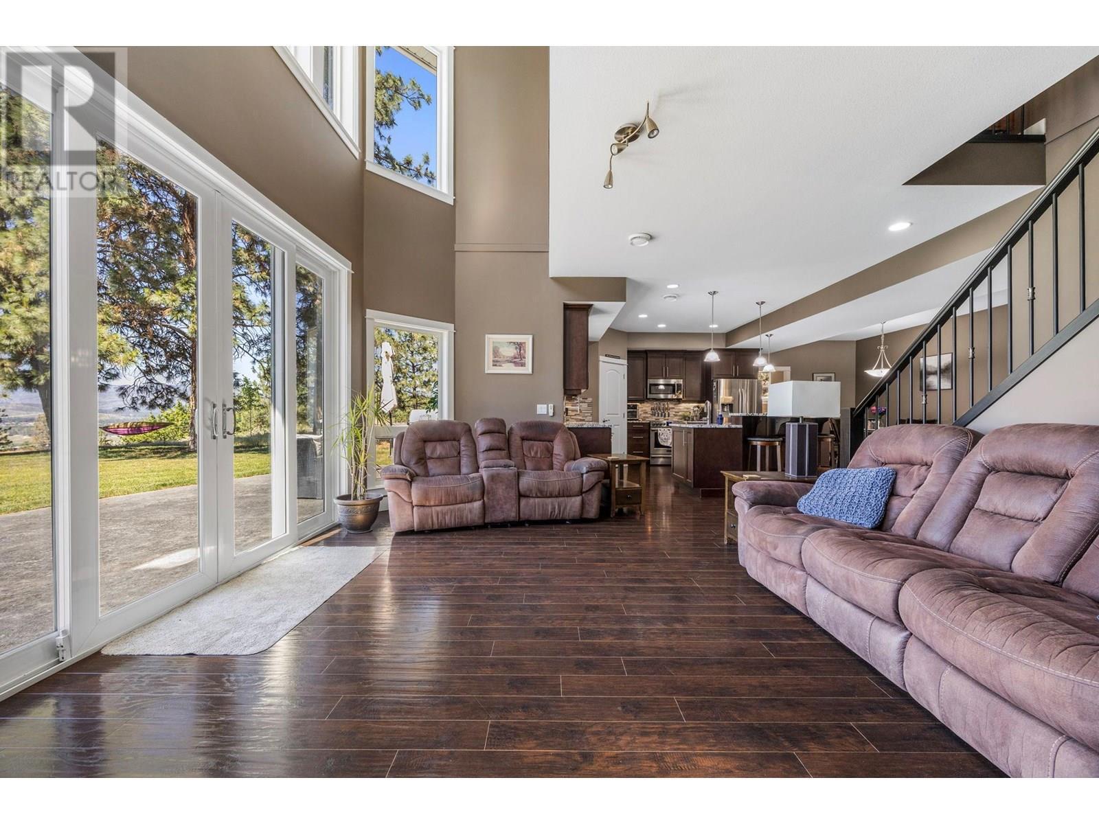 KELOWNA, British Columbia, V1X 7V3, CA, 4 Bedrooms Bedrooms, ,2 BathroomsBathrooms,Residential,For Sale,1948769