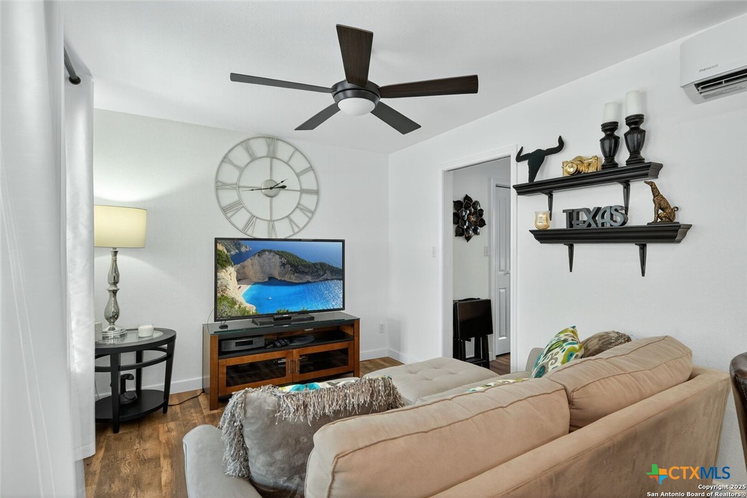 San Antonio, Texas, 78204, United States, 4 Bedrooms Bedrooms, ,4 BathroomsBathrooms,Residential,For Sale,1989633