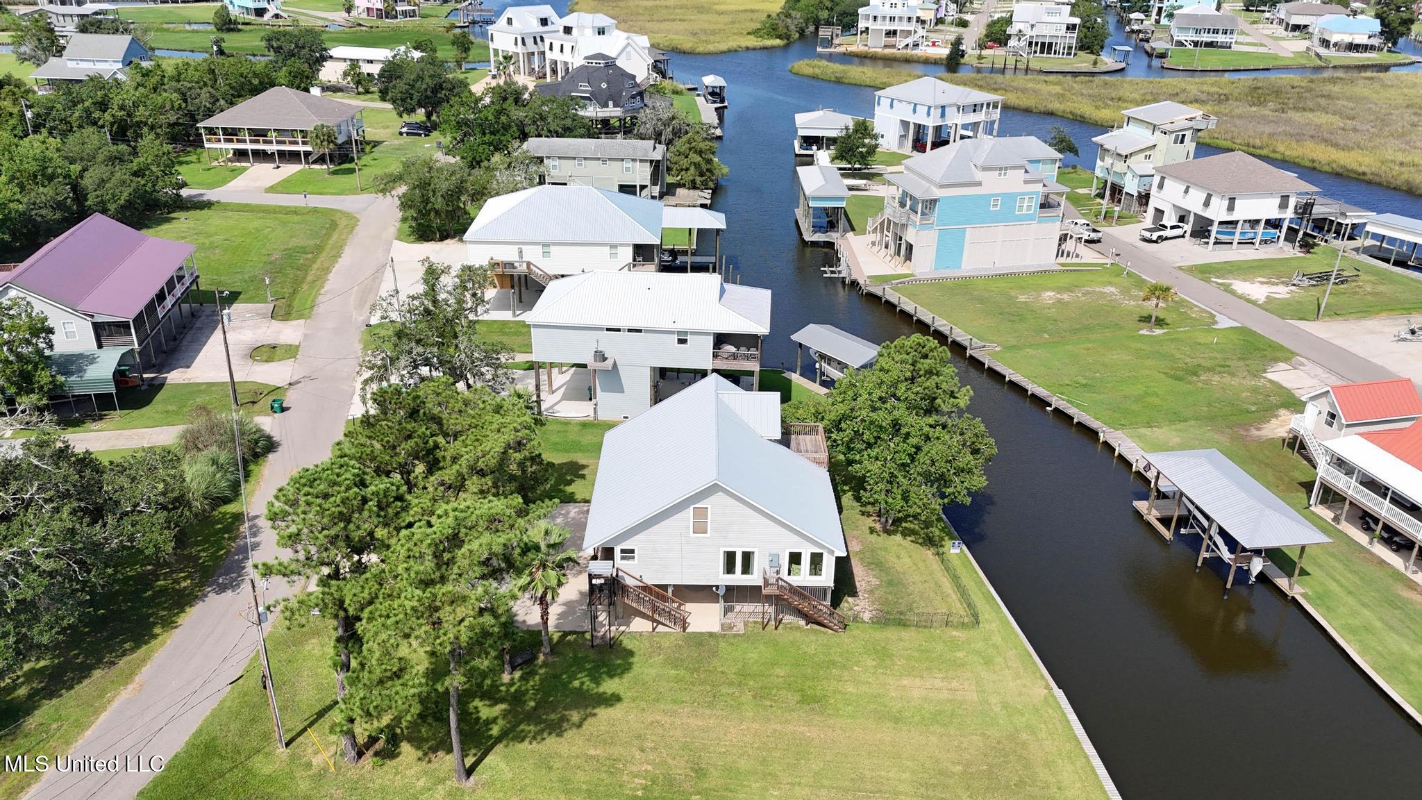 Bay Saint Louis, Mississippi, 39520, United States, 2 Bedrooms Bedrooms, ,2 BathroomsBathrooms,Residential,For Sale,1913082