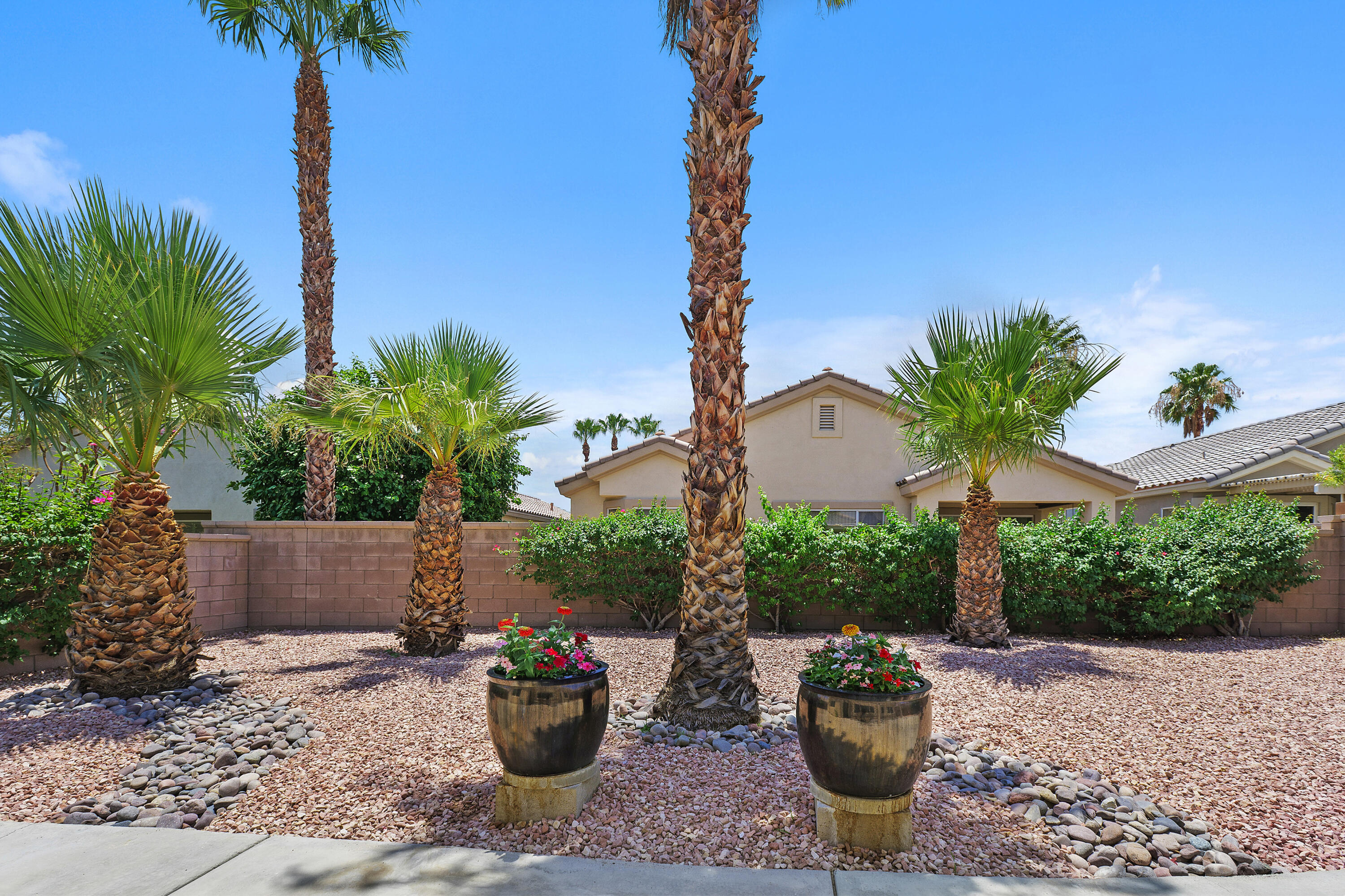 Palm Desert, California, 92211, United States, 2 Bedrooms Bedrooms, ,2 BathroomsBathrooms,Residential,For Sale,1874848