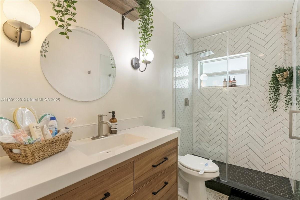 Miami, Florida, 33145, United States, 3 Bedrooms Bedrooms, ,2 BathroomsBathrooms,Residential,For Sale,1987524