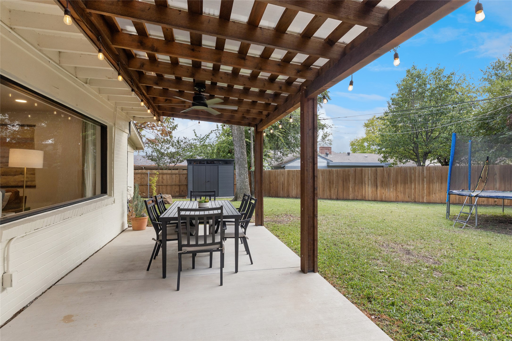 Fort Worth, Texas, 76116, United States, 4 Bedrooms Bedrooms, ,2 BathroomsBathrooms,Residential,For Sale,1957427