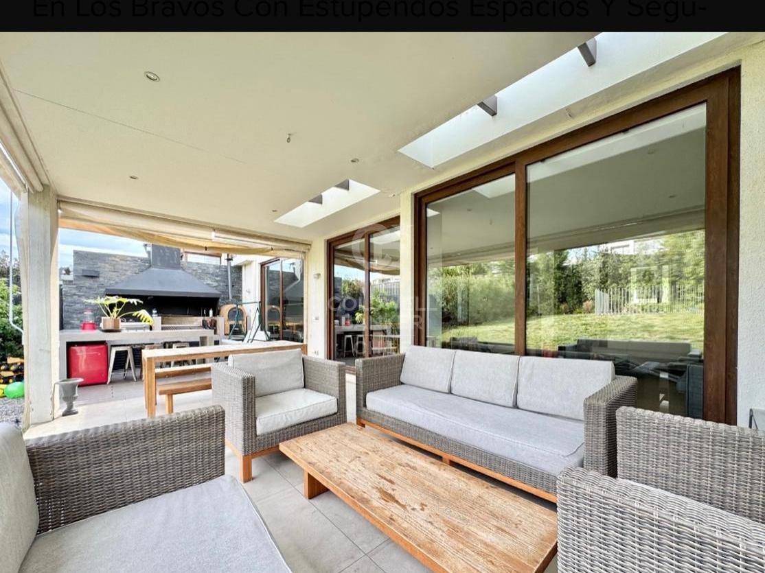 Lo Barnechea, Chile, 4 Bedrooms Bedrooms, ,4 BathroomsBathrooms,Residential,For Sale,1948613