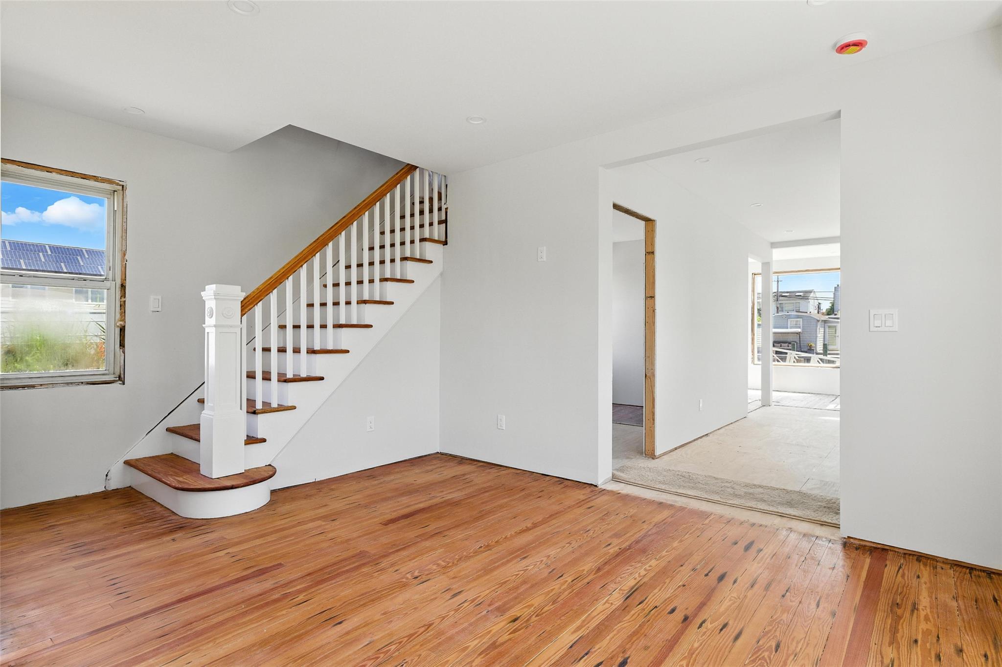 Seaford, New York, 11783, United States, 3 Bedrooms Bedrooms, ,2 BathroomsBathrooms,Residential,For Sale,1908312