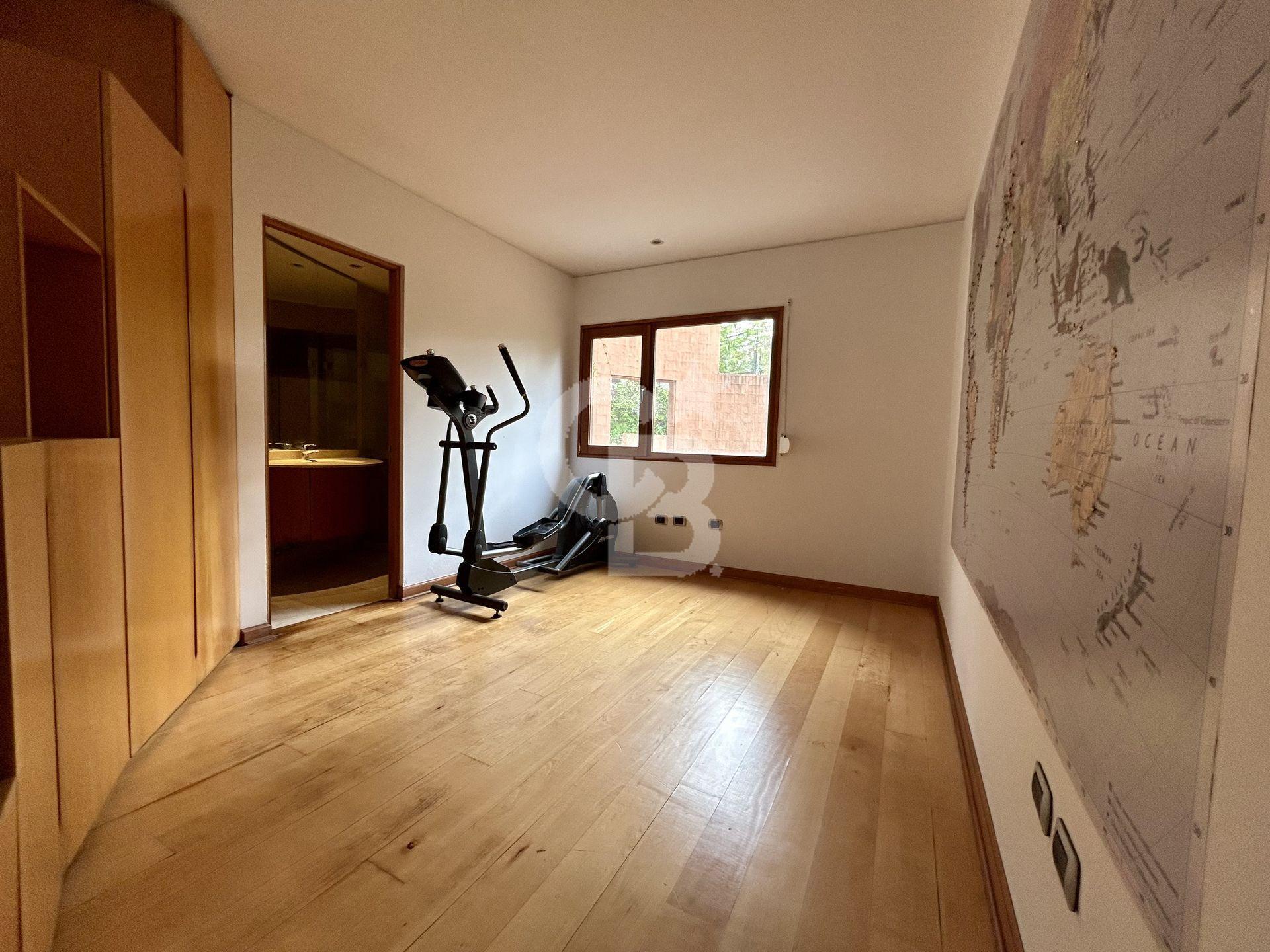 Vitacura, Chile, 5 Bedrooms Bedrooms, ,5 BathroomsBathrooms,Residential,For Sale,1969115