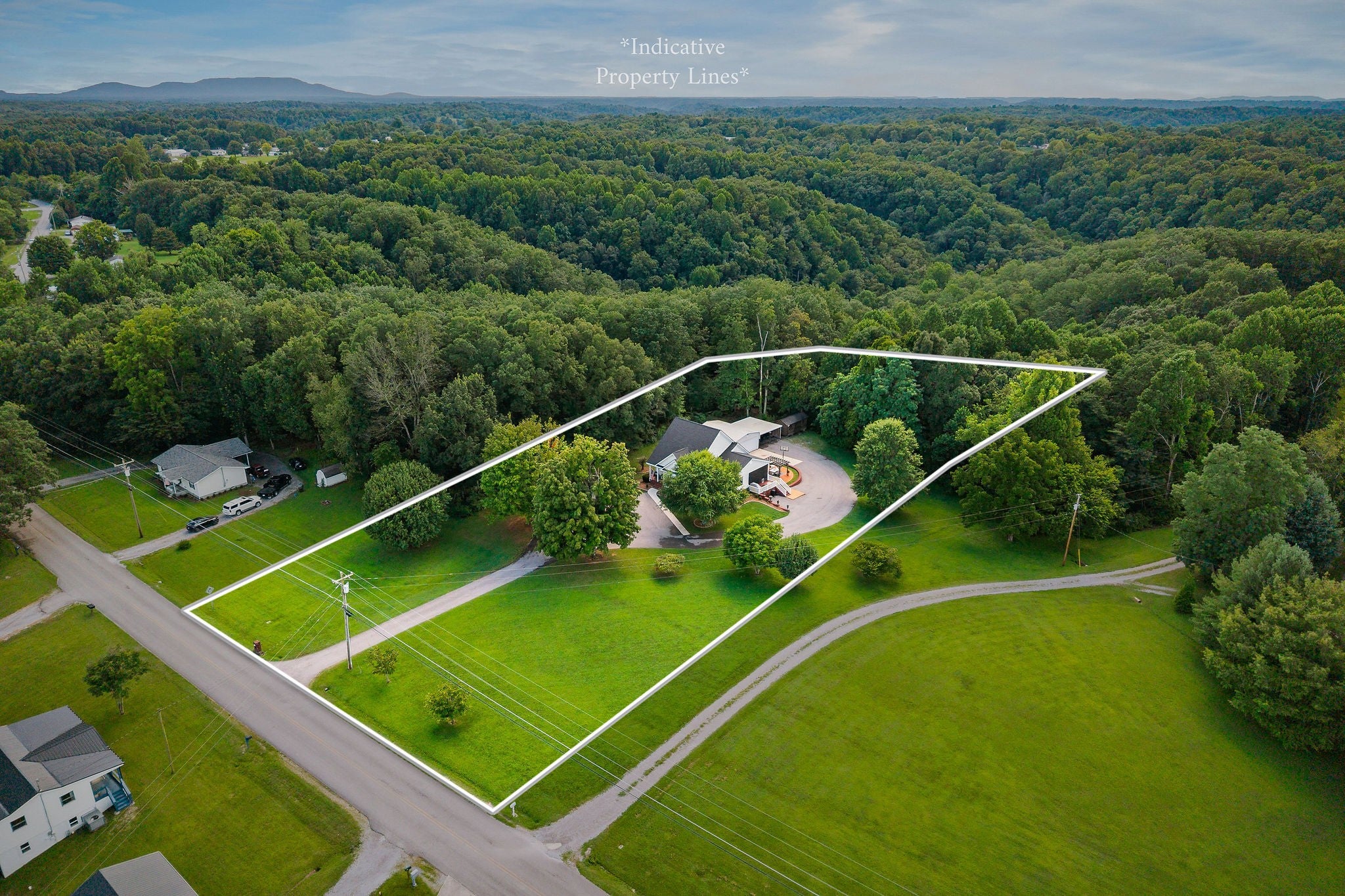 Smithville, Tennessee, 37166, United States, 1 Bedroom Bedrooms, ,4 BathroomsBathrooms,Residential,For Sale,2006606