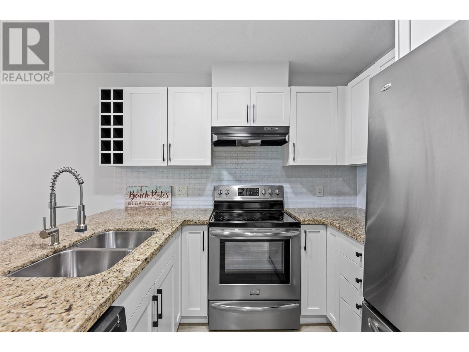 KELOWNA, British Columbia, V1Y 9Z1, CA, 2 Bedrooms Bedrooms, ,2 BathroomsBathrooms,Residential,For Sale,1895664