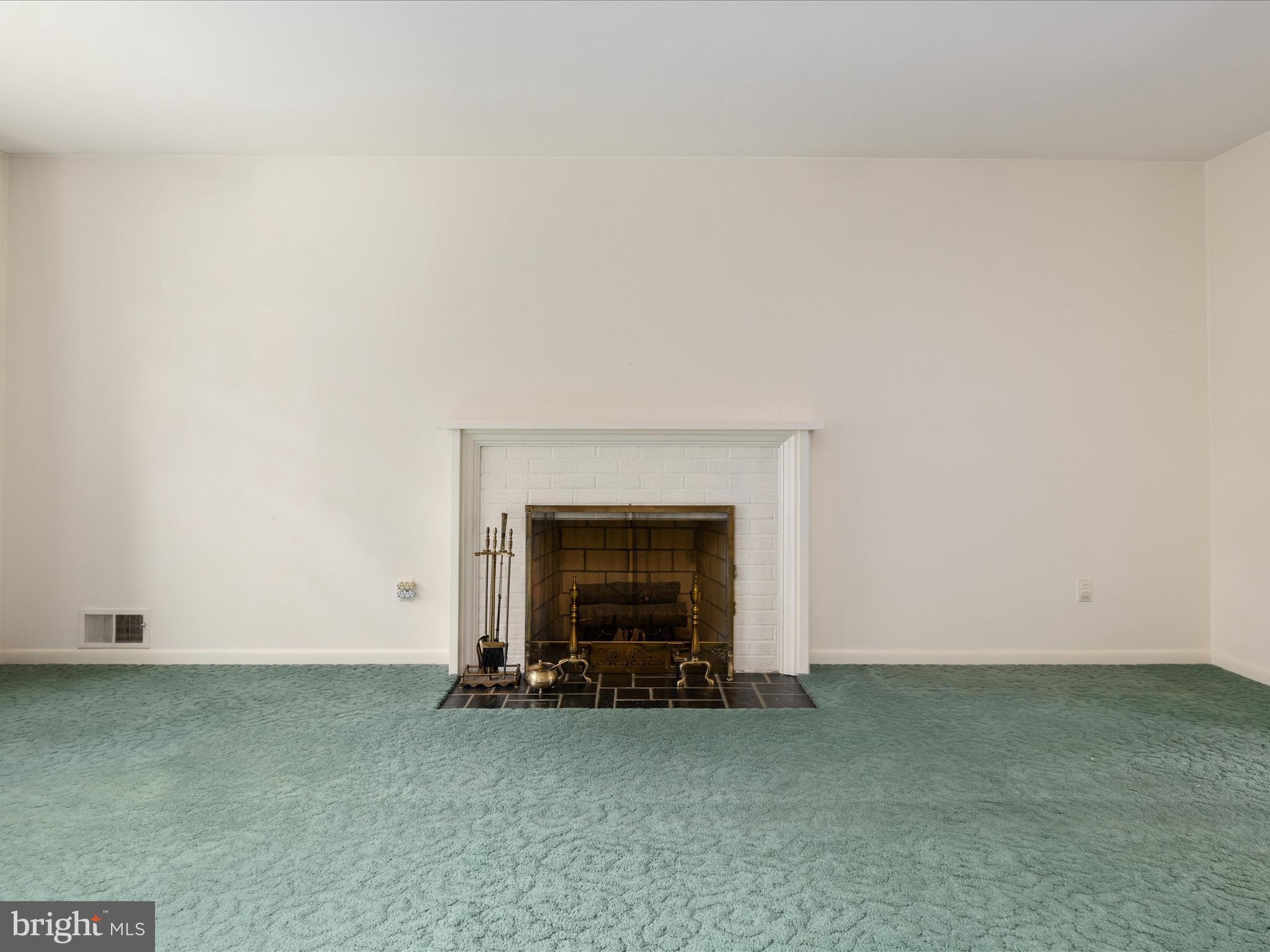 Falls Church, Virginia, 22043, United States, ,Residential,For Sale,1914114