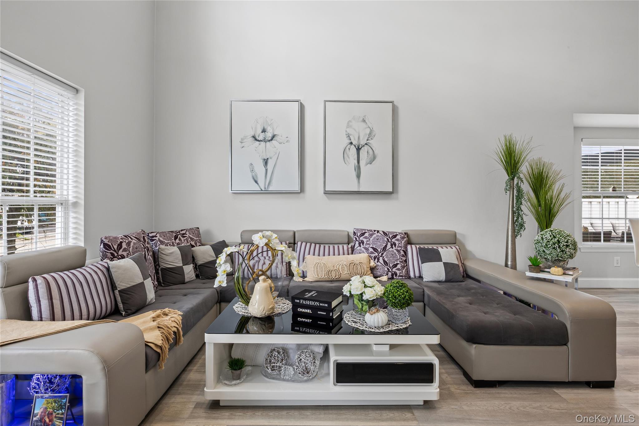 Middle Island, New York, 11953, United States, 2 Bedrooms Bedrooms, ,2 BathroomsBathrooms,Residential,For Sale,1986490