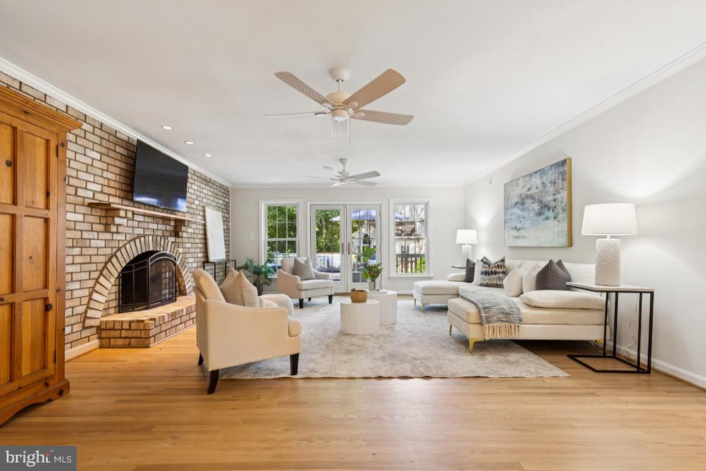 Fairfax, Virginia, 22030, United States, 3 Bedrooms Bedrooms, ,3 BathroomsBathrooms,Residential,For Sale,1904338
