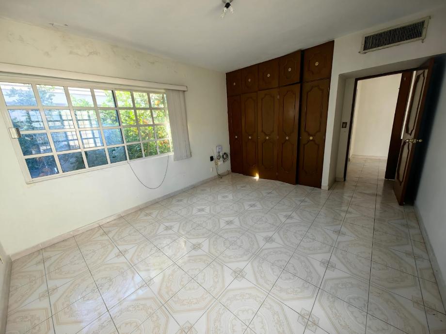 Laguna Sur, Torreón, Coahuila de Zaragoza, 27200, Mexico, 5 Bedrooms Bedrooms, ,4 BathroomsBathrooms,Residential,For Sale,Laguna Sur,1672226