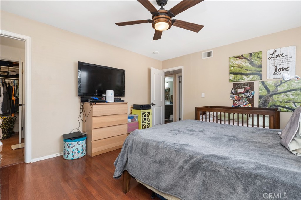 Long Beach, California, 90802, United States, 2 Bedrooms Bedrooms, ,2 BathroomsBathrooms,Residential,For Sale,1991408