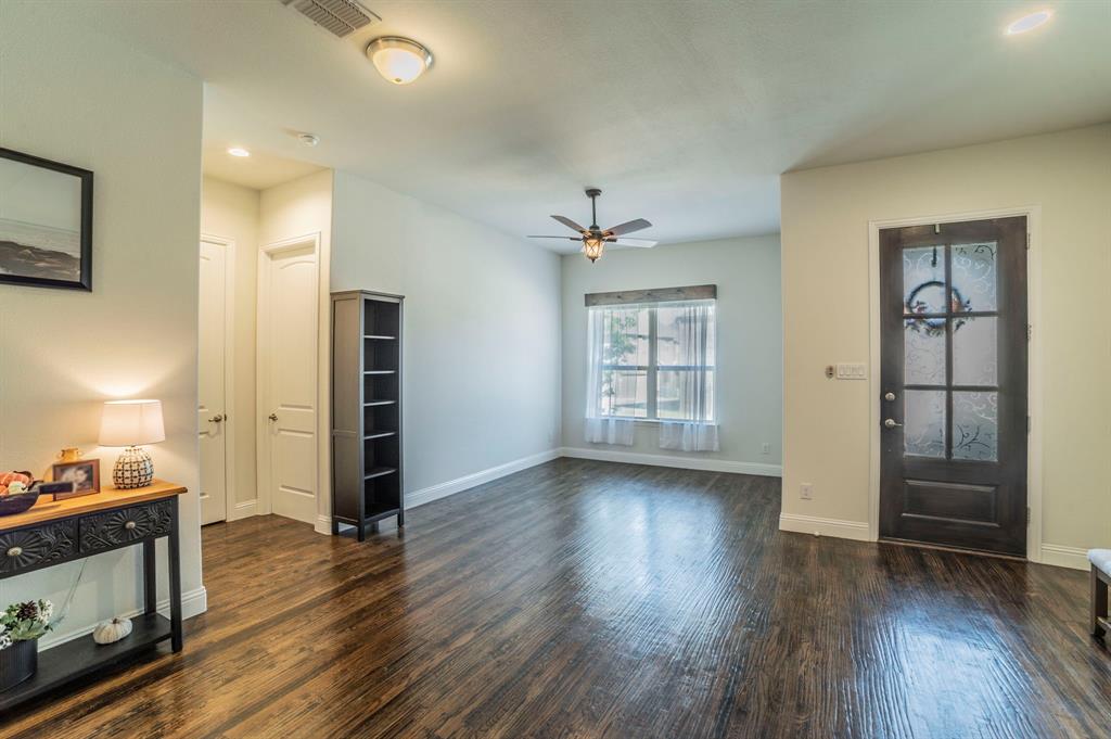 Flower Mound, Texas, 75028, United States, 3 Bedrooms Bedrooms, ,3 BathroomsBathrooms,Residential,For Sale,1978498