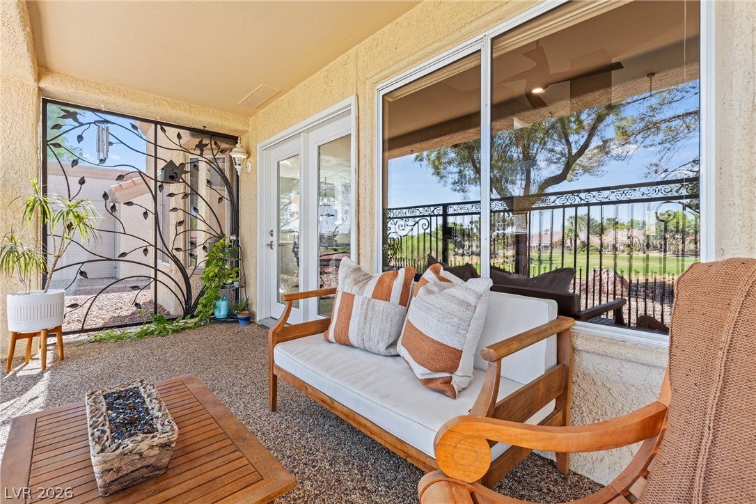 Las Vegas, Nevada, 89134, United States, 2 Bedrooms Bedrooms, ,2 BathroomsBathrooms,Residential,For Sale,2031210