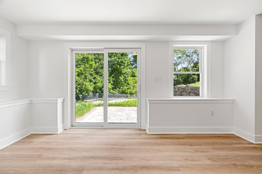 Haverhill, Massachusetts, 01832, United States, 3 Bedrooms Bedrooms, ,4 BathroomsBathrooms,Residential,For Sale,1827330