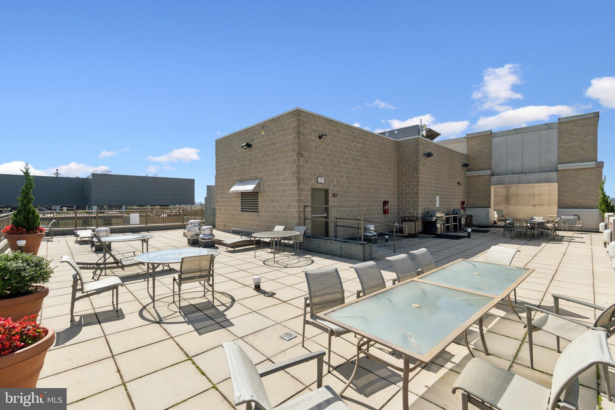 Washington, District of Columbia, 20005, United States, 2 Bedrooms Bedrooms, ,2 BathroomsBathrooms,Residential,For Sale,1976159