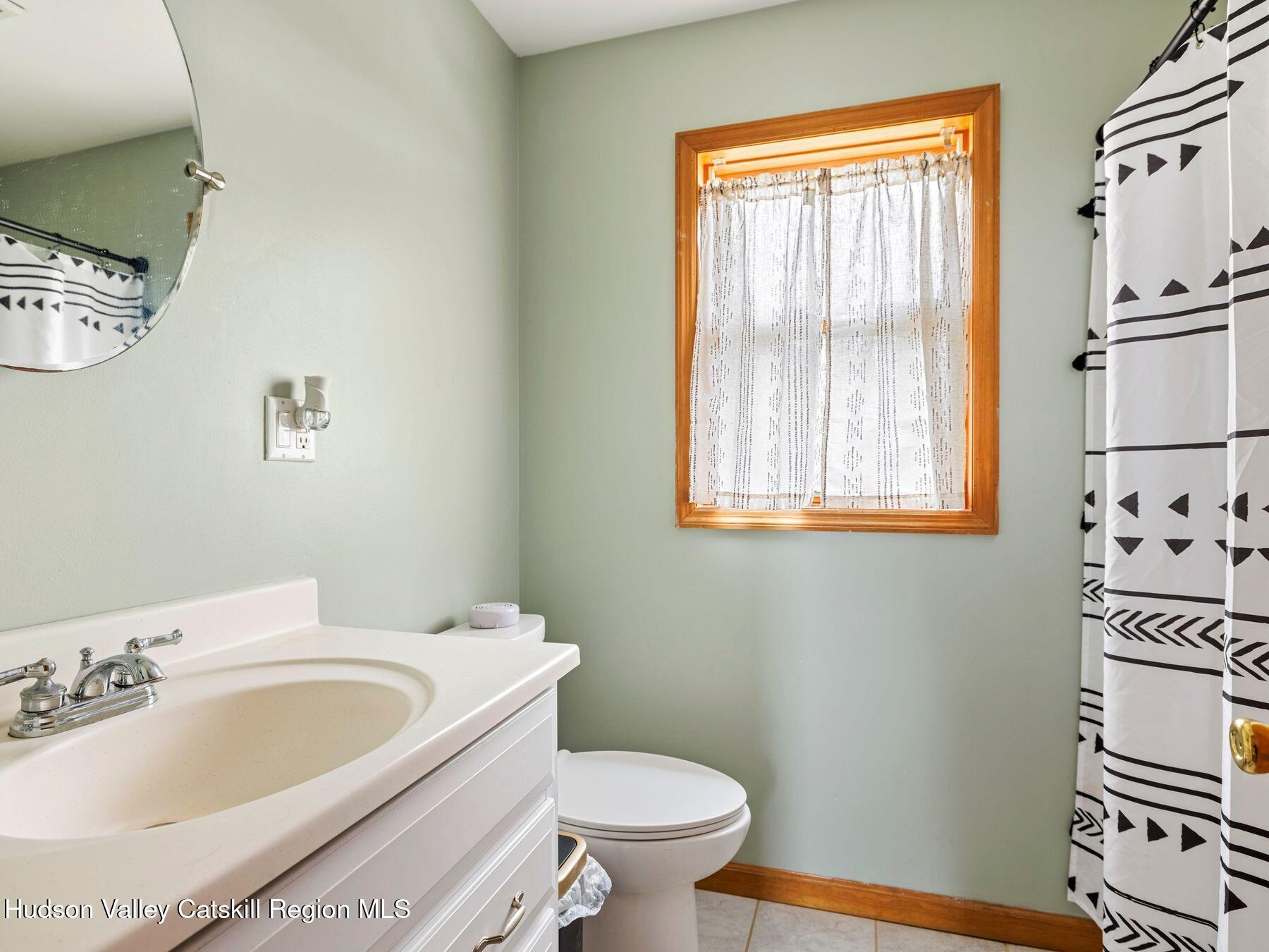 Saugerties, New York, 12477, United States, 4 Bedrooms Bedrooms, ,3 BathroomsBathrooms,Residential,For Sale,1994333