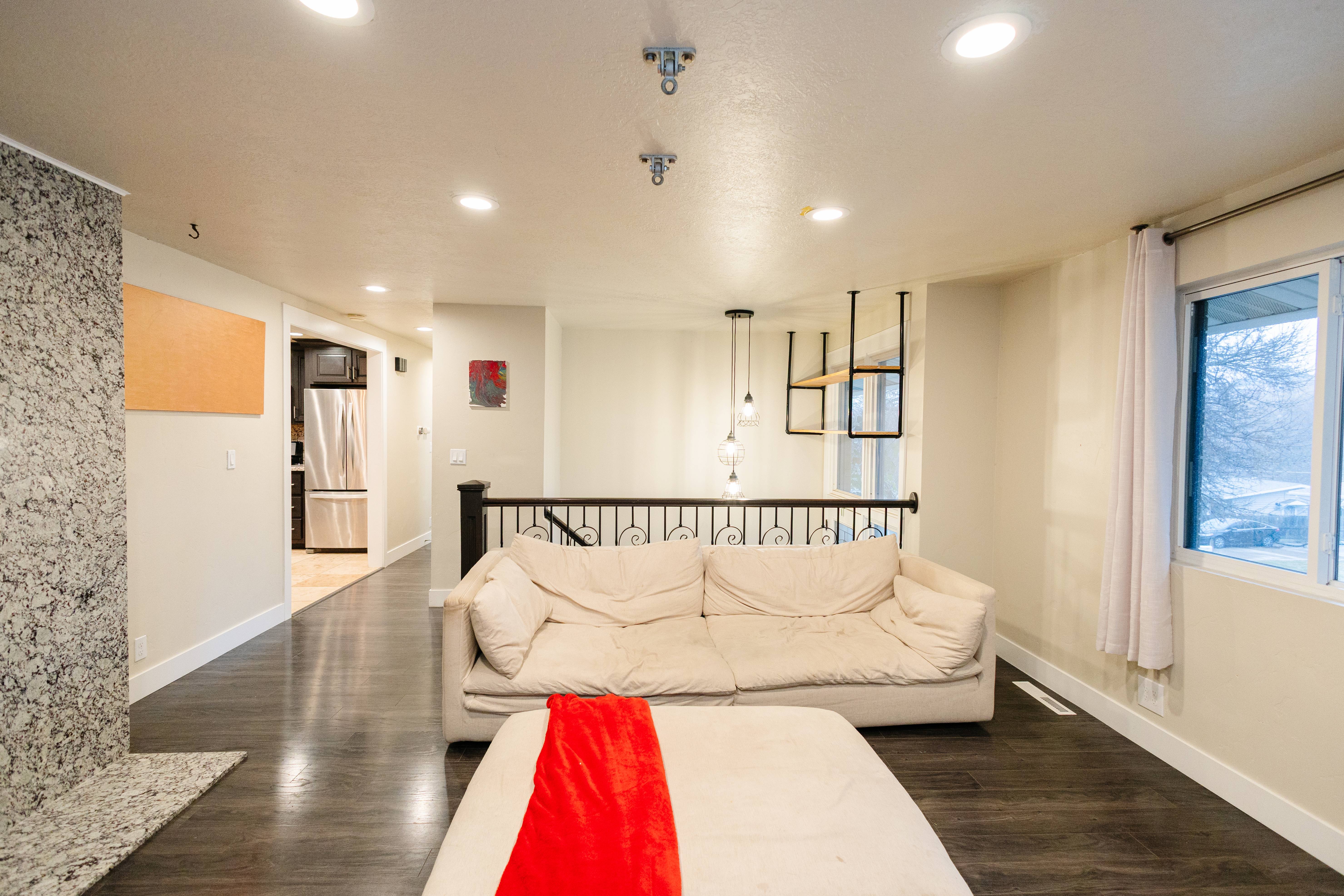 South, Utah, 84403, United States, 4 Bedrooms Bedrooms, ,1 BathroomBathrooms,Residential,For Sale,2007781