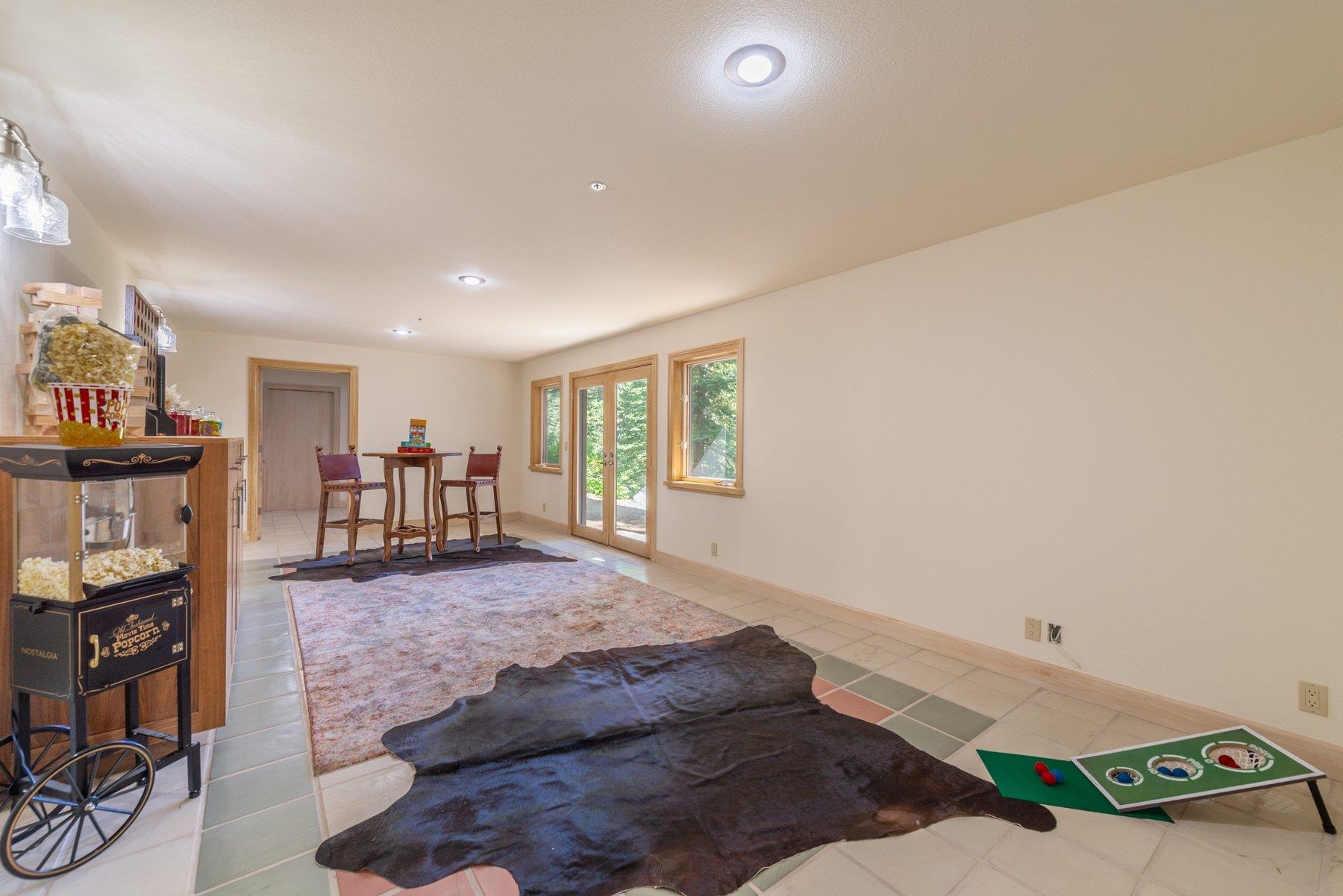 Olympic Valley, California, 96146, United States, 5 Bedrooms Bedrooms, ,4 BathroomsBathrooms,Residential,For Sale,1906750