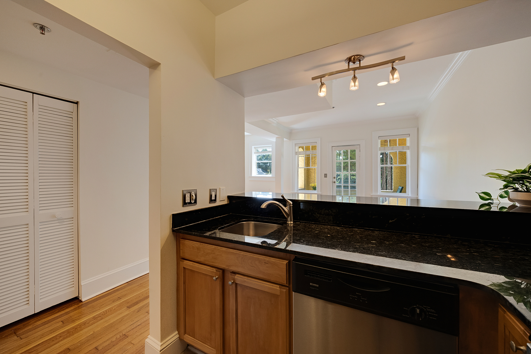  Charming Condo Set in the Iconic Alhambra Building in the Heart of Buckhead - 物件實景