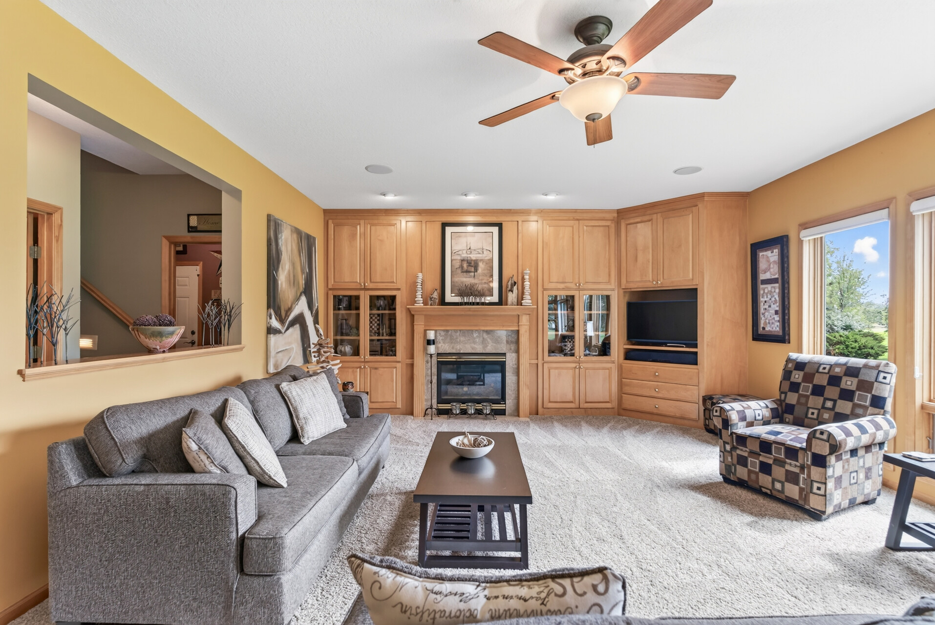 Elegant Fox Ridge Retreat with Exceptional Entertaining Spaces - 物件實景