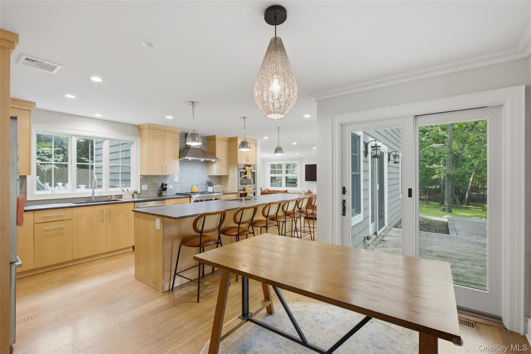  18 W Meadow Road, Setauket, NY, 11733 - 物件實景